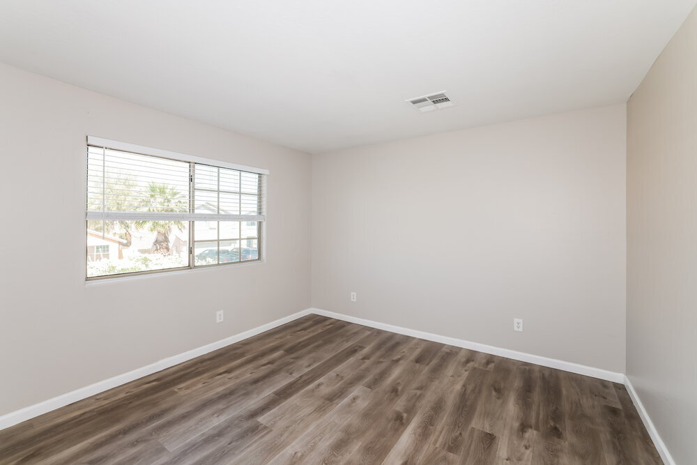 Building Photo - 8623 N 68th Dr