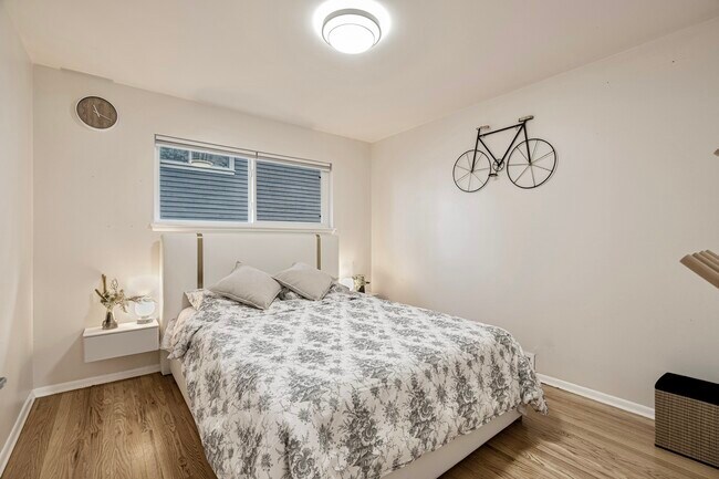 Building Photo - Beautiful Home for Rent in Bellevue