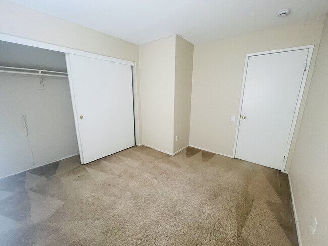 Building Photo - 1439 Avena Way
