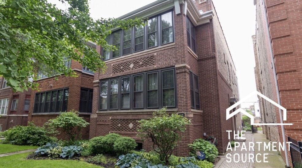 Building Photo - 2549 W Wilson Ave