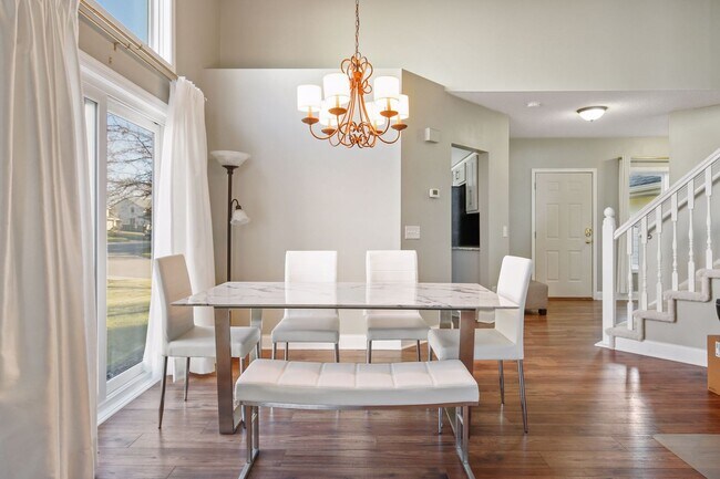 Building Photo - Pet-Friendly 3BR, 1/3.4 Home in Apple Vall...