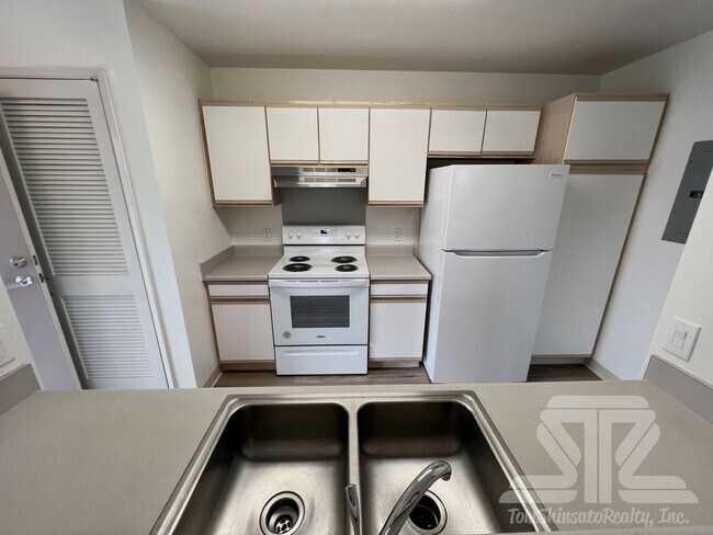 Building Photo - 2 bed/2 bath/2 parking townhouse in Mililani Mauka!