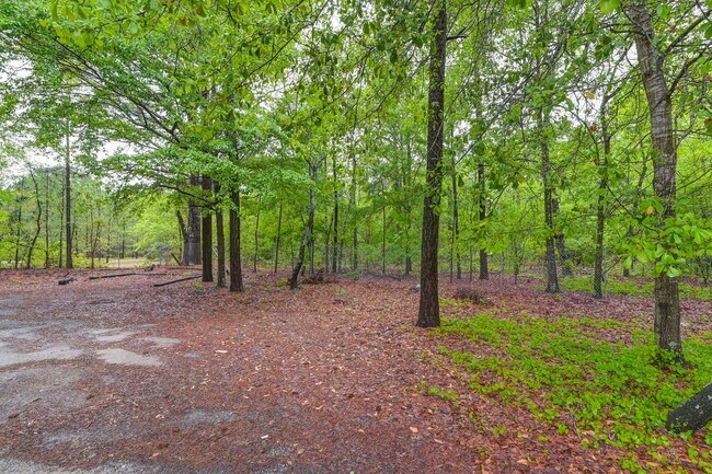 Building Photo - 2 bedroom, 1.5 bath home for rent in the h...