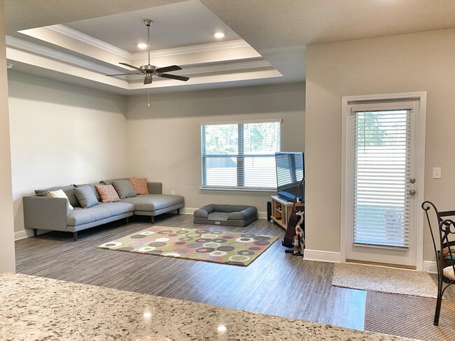 Building Photo - 3605 Turquoise Dr