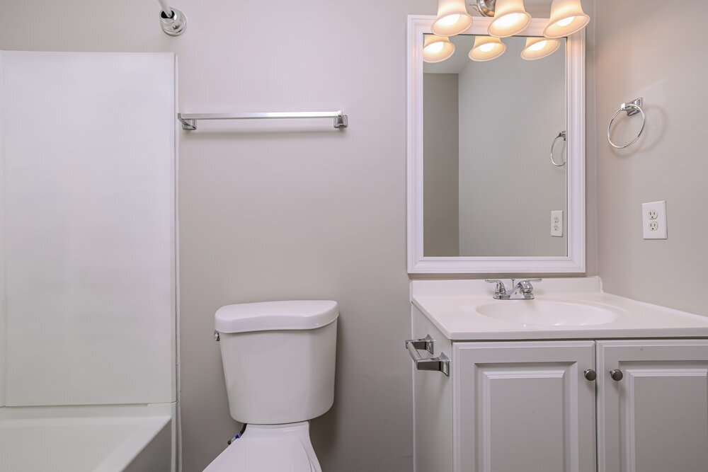 Building Photo - 429 Dickens Dr