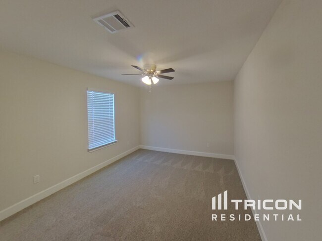 Building Photo - 1212 Bullock Dr
