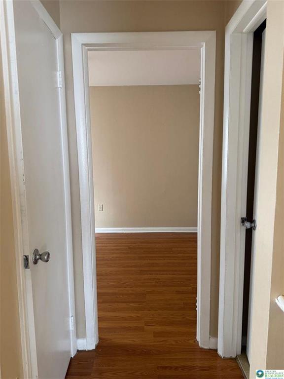 Building Photo - 1538 E 8th St