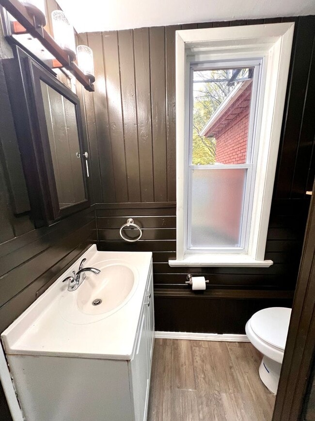 Building Photo - 259-261 N. Dithridge Street (Full Service)