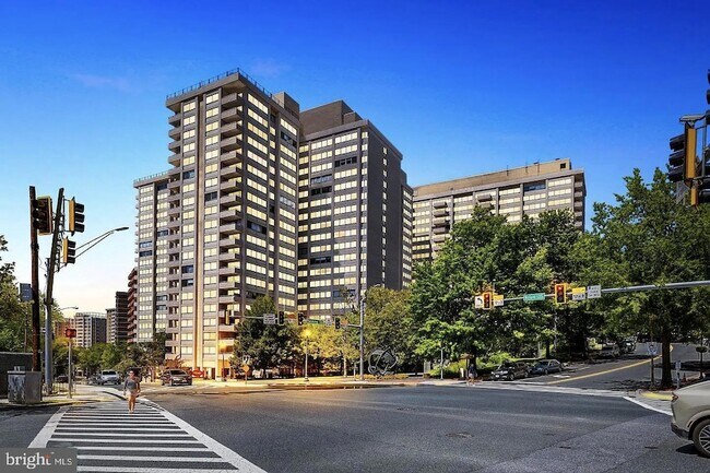 Building Photo - 4515 Willard Ave