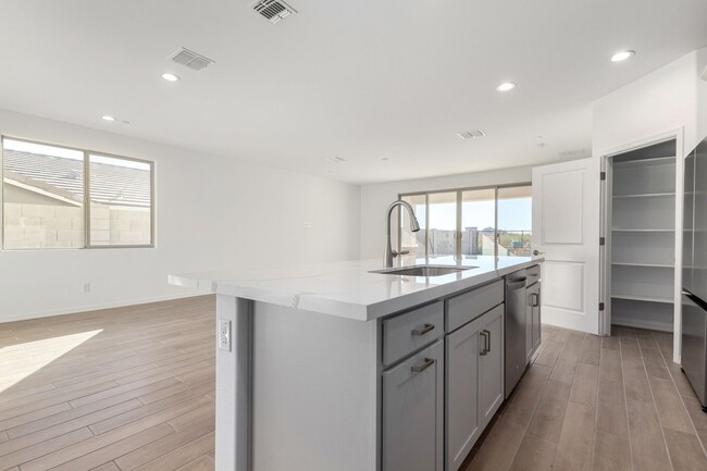 Building Photo - MOVE IN SPECIAL! Brand new 4 bedroom 2 bat...