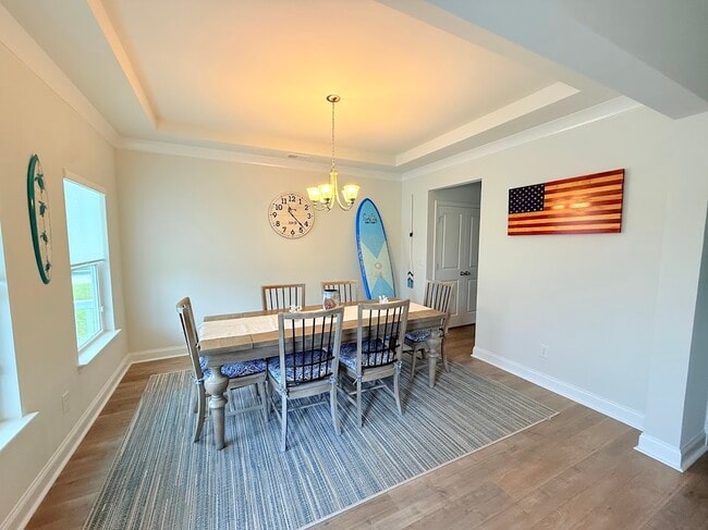 Building Photo - 887 Summer Starling Pl