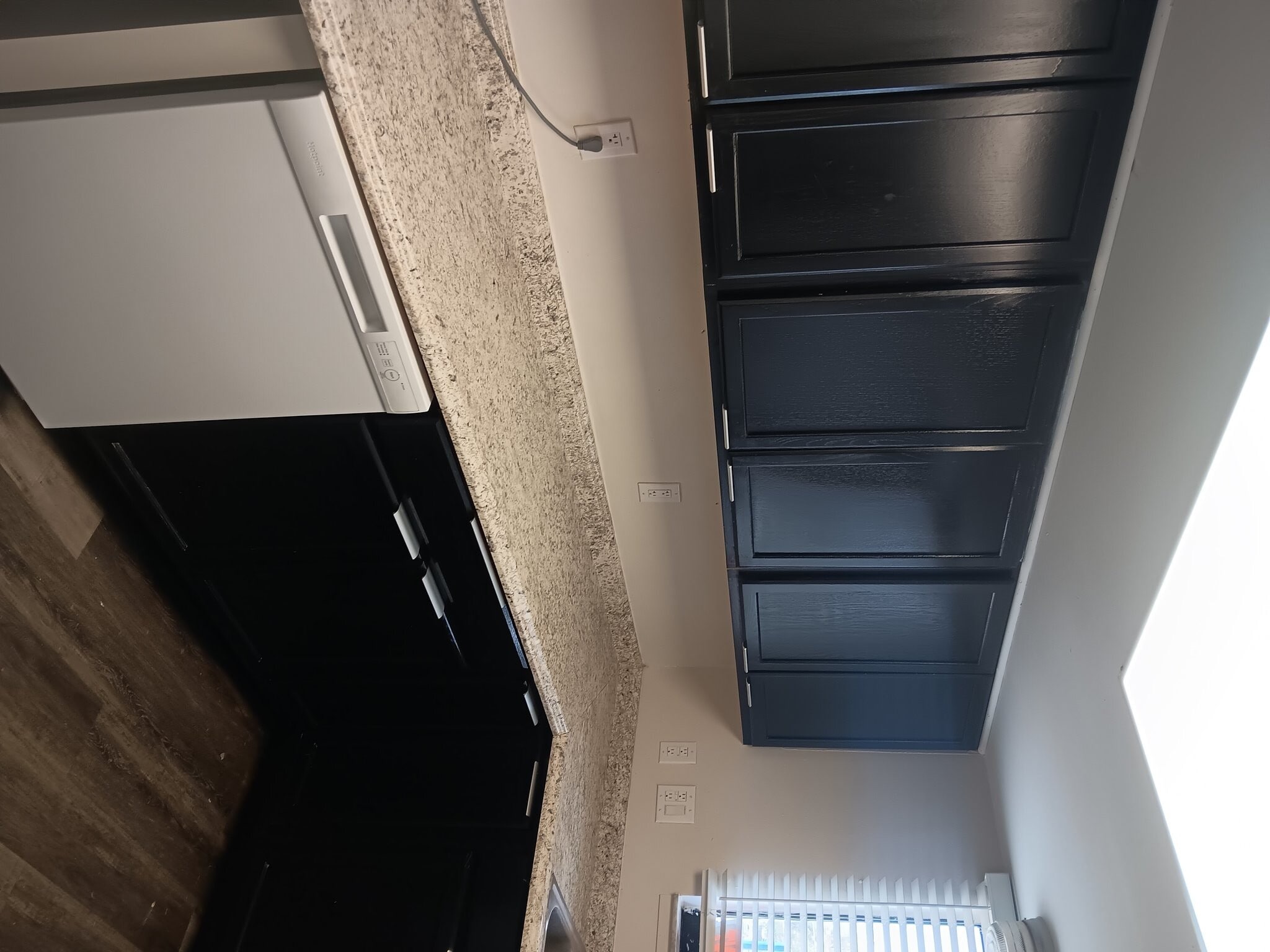 Building Photo - 2541 Myrtle Ave