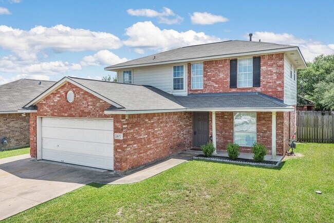 Building Photo - AUGUST 2026 PRE-LEASE!! COME TOUR THIS AMAZING 4 bed, 4 bath Home!!