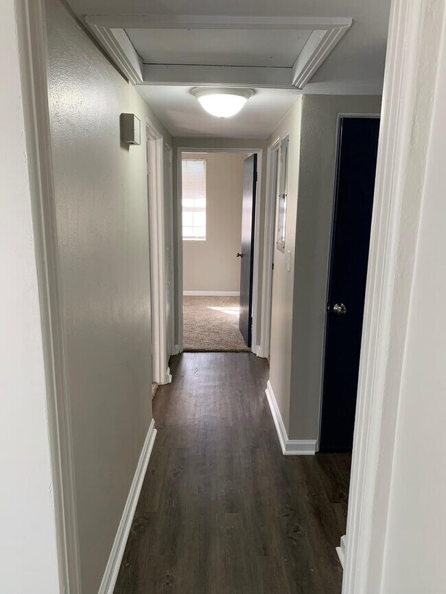 Building Photo - Charming & Newly Renovated 4-Bedroom, 2-Ba...