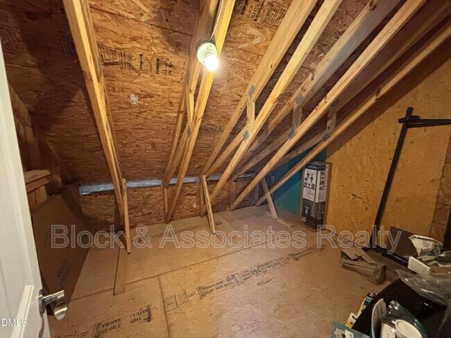 Building Photo - 1009 Magnolia Blossom Ln