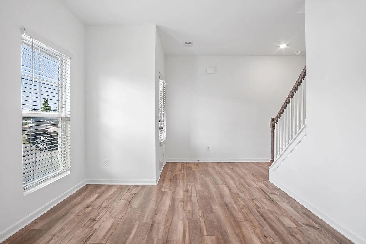 Building Photo - Room in House on Starmoss Ln