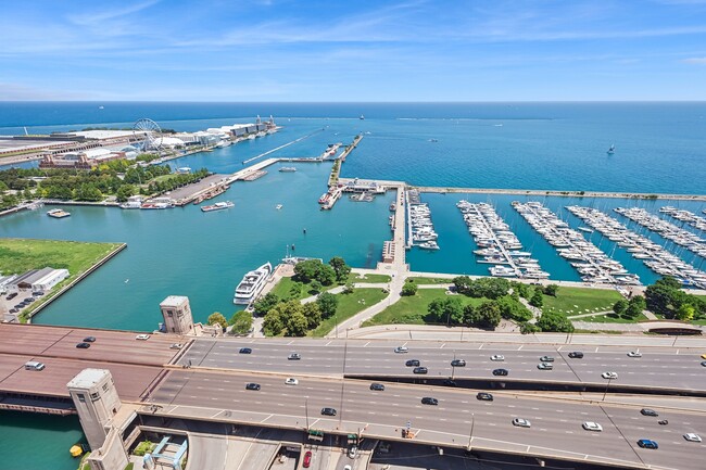 Building Photo - 450 E Waterside Dr