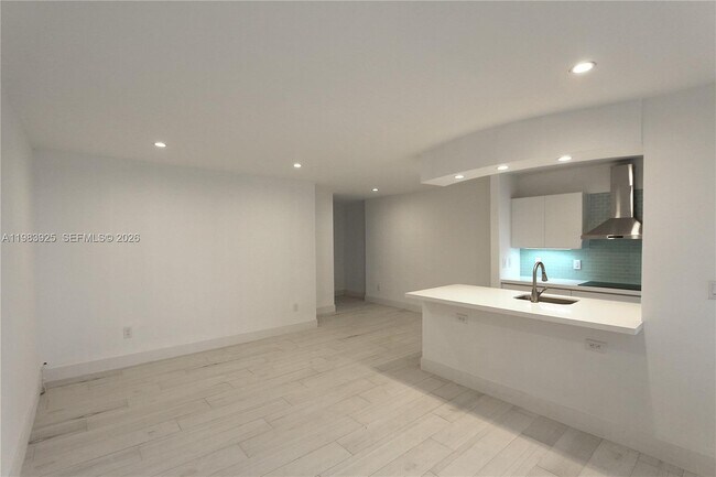 Building Photo - 1021 Michigan Ave