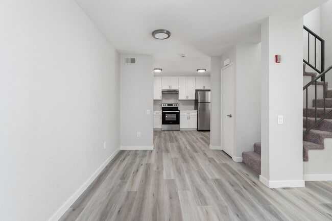 Building Photo - CITY HEIGHTS LOVELY 2 BD, 2 BA, RENOVATED. CLOSE TO YMCA, SCHOOLS