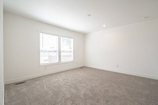 Building Photo - 8559 E Coralbell Ave