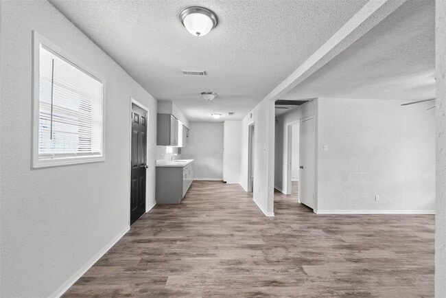 Building Photo - 815 Rugeley St