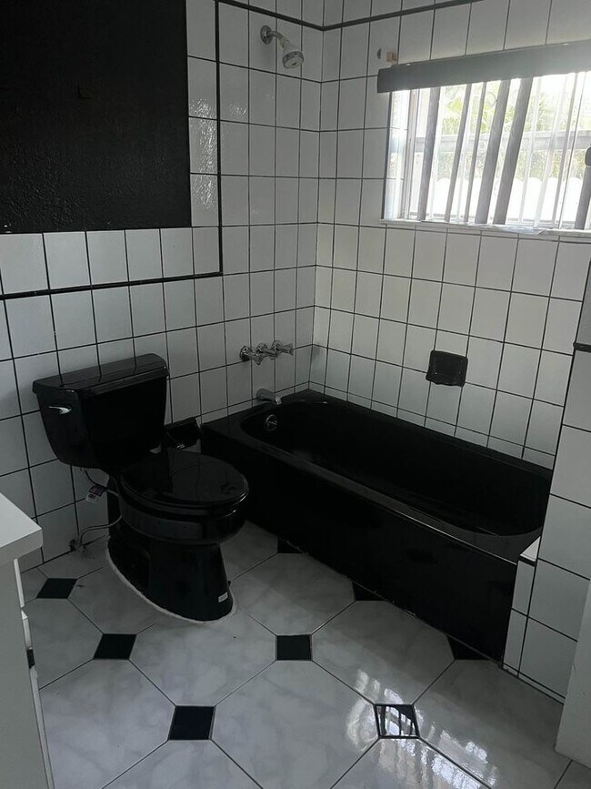 Building Photo - 5281 NW 180th Ter