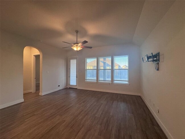 Building Photo - 3804 Sandhill Crane Dr