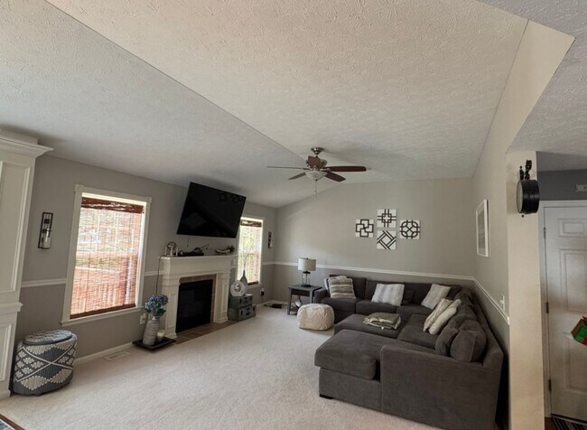 Building Photo - Spacious 3BR House in Brunswick