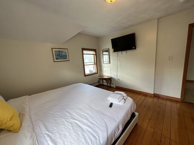 Building Photo - 126 Indiana Ave