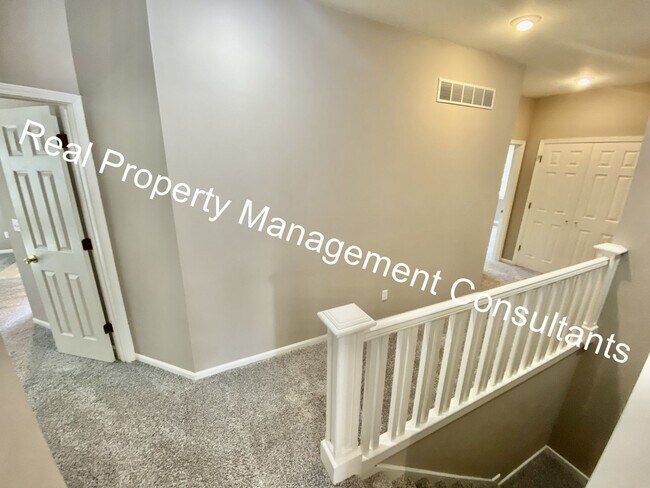 Building Photo - $1000 Move In Incentive on Lake Winnebago 3 Bedroom Home