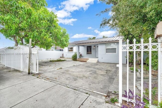 Building Photo - 3010 NW 95th Terrace