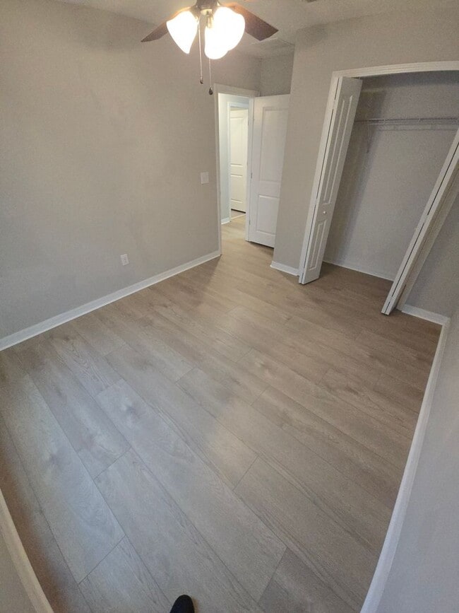 Building Photo - Gorgeous 4-Bedroom, 2.5-Bathroom Home in R...