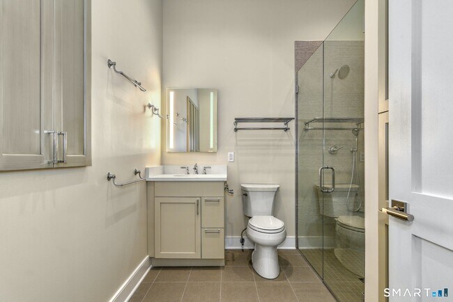 Building Photo - 1077 Boston Post Rd