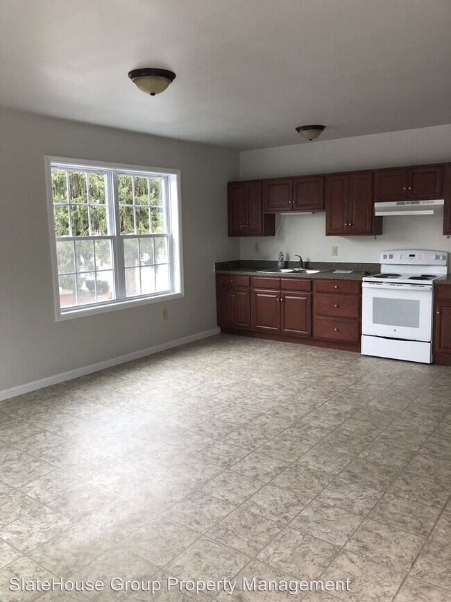 Building Photo - 527 S State St