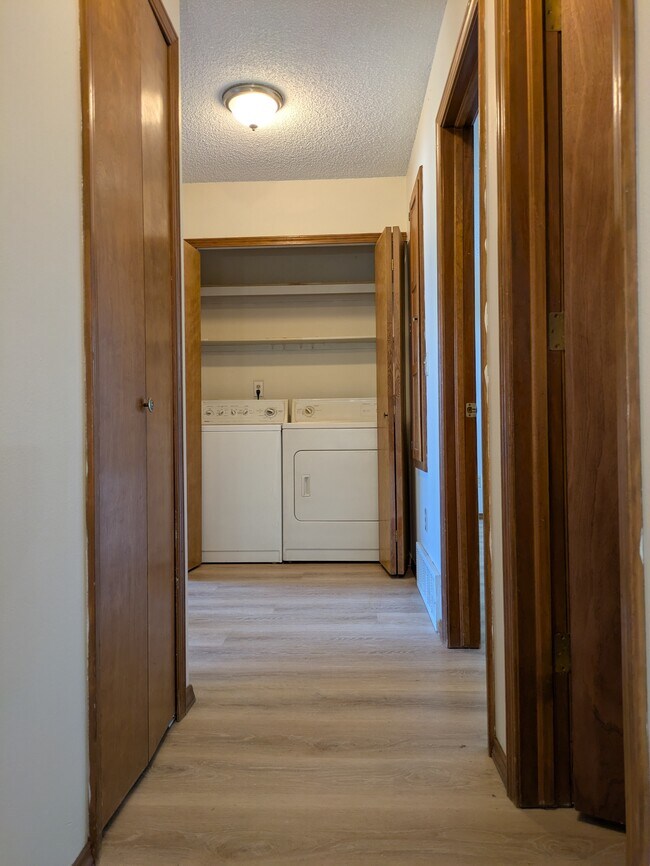 Building Photo - 4365 Begonia Terrace