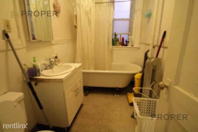 Building Photo - 464 Park Dr