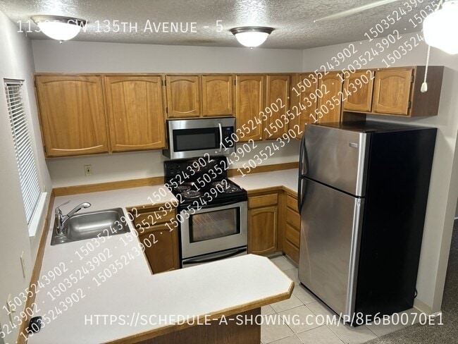 Building Photo - 11385 SW 135th Ave