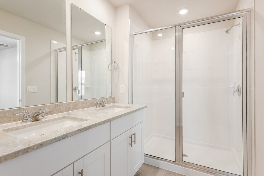 Building Photo - 809 Legacy Dr