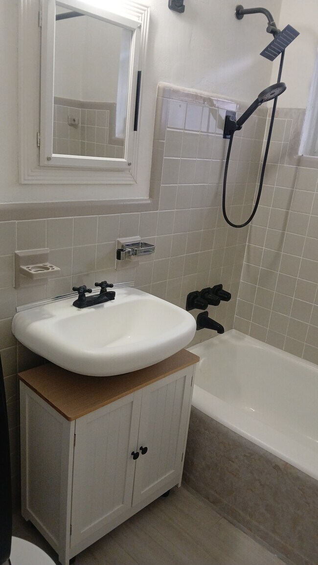 Building Photo - 260 SW 48th Ct