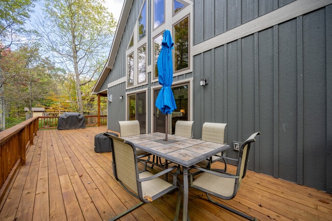 Building Photo - 153 Golden Meadow Ln