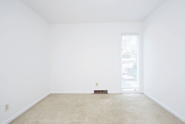 Building Photo - Dog-Friendly Rental Near Downtown & UVA