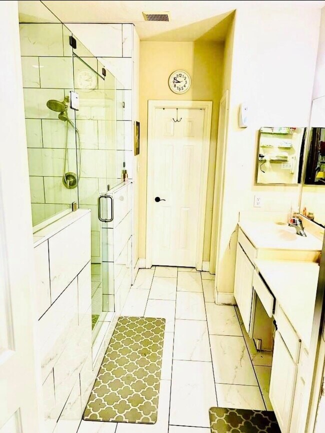 Building Photo - 5902 Crestford Park Ln