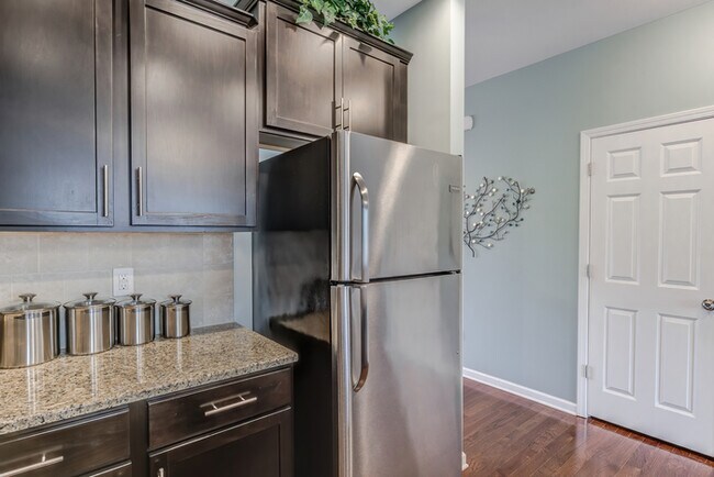 Building Photo - Townhome for rent