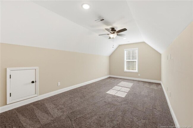 Building Photo - 206 Leland Ln