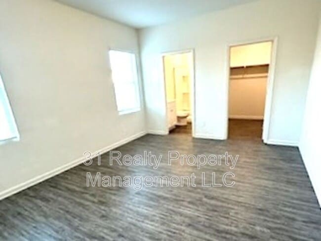 Building Photo - 6228 Old Bridge Way