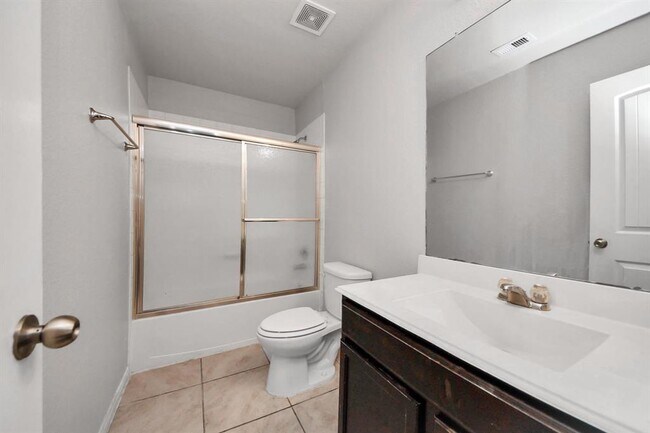 Building Photo - 18326 Trace Pointe Ln