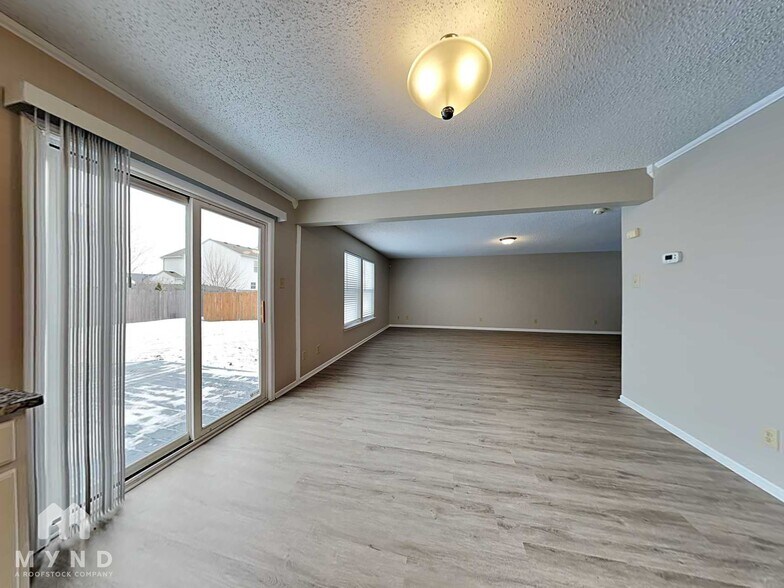 Building Photo - 10386 Cotton Blossom Dr