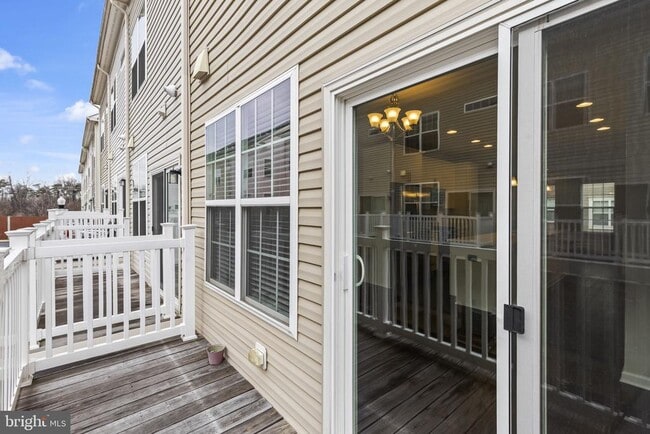 Building Photo - 7118 Rowlock Aly