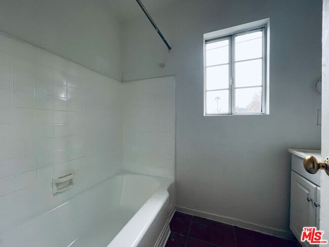 Building Photo - 2016 20th St