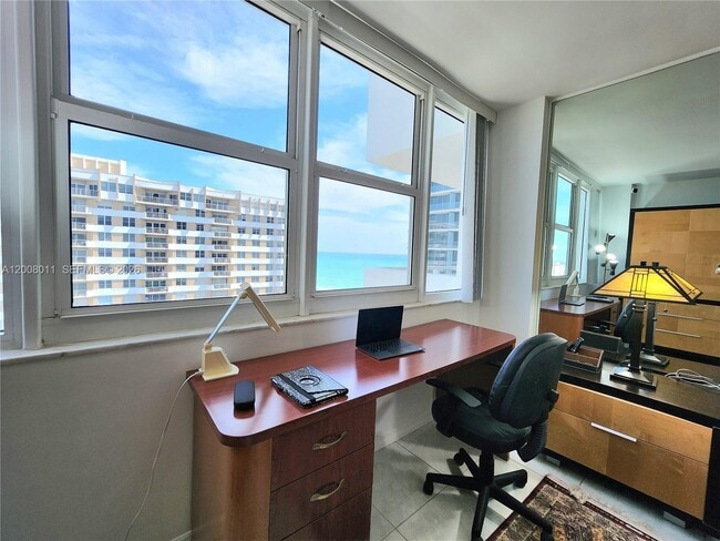 Building Photo - 2030 S Ocean Dr